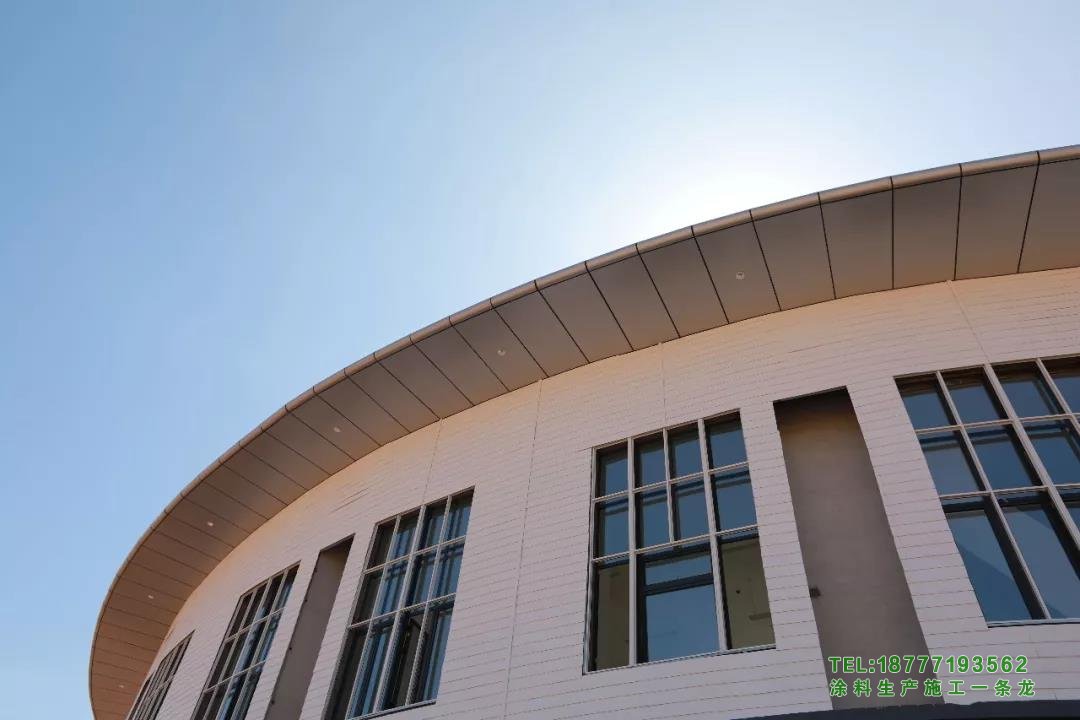 廣西醫(yī)科大學(xué)武鳴校區(qū)外墻真石漆由廣西綠桂涂料廠包工包料實拍2
